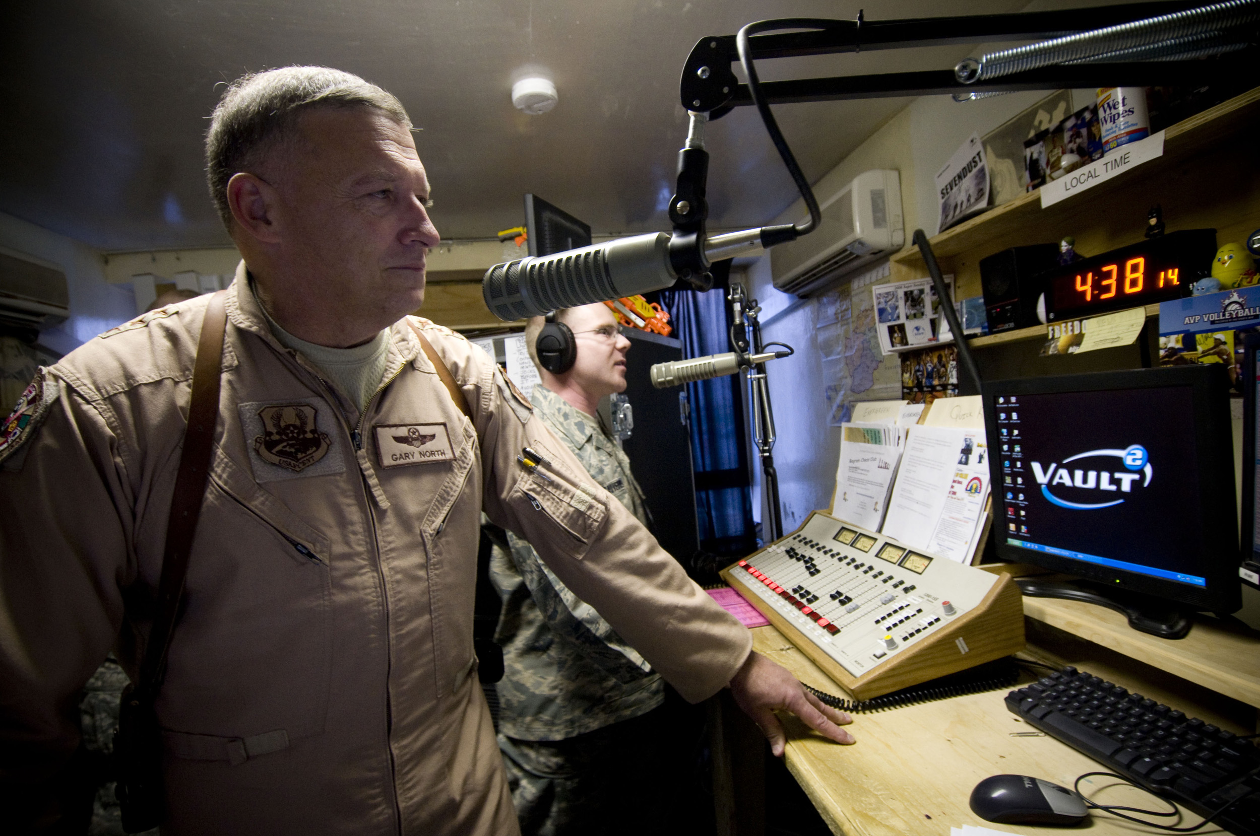 Usafcent Commander Visits Deployed Airmen On Christmas Eve U S Air