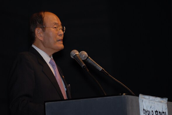 SEOUL, Republic of Korea -- Chul Soo Han, Korea America Friendship Society chairman, addresses the attendees with great words of wisdom and thanks at the 20th Annual Korea America Friendship Night here June 30. (U.S. Air Force photo/Senior Airman Benjamin Stratton)