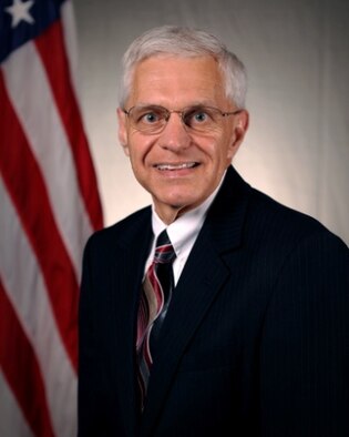  Larry D. Clavette, Director of the Air Force Public Affairs Agency