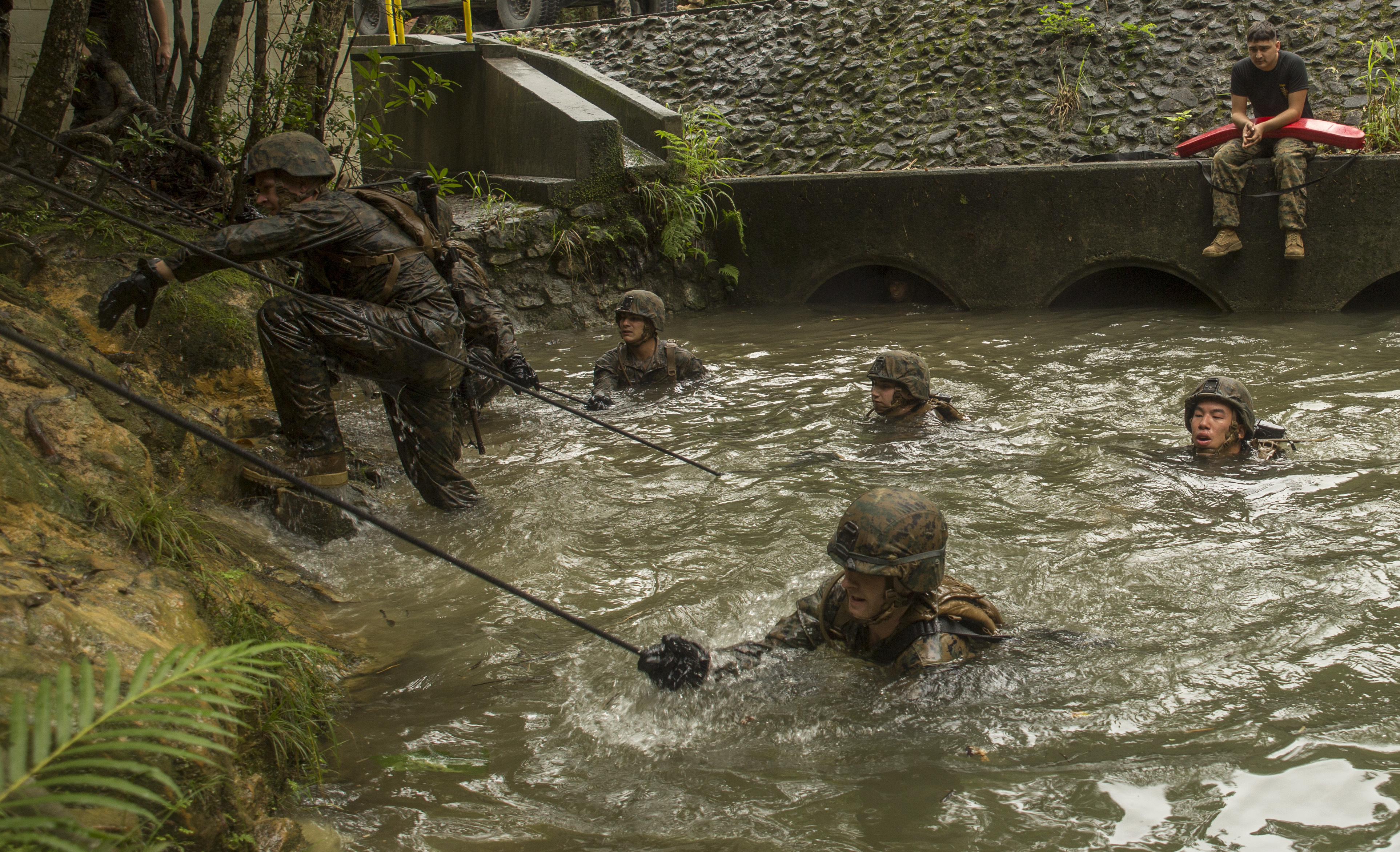 Jungle Training Pushes Marines To Limit Okinawa Marines News Article Display