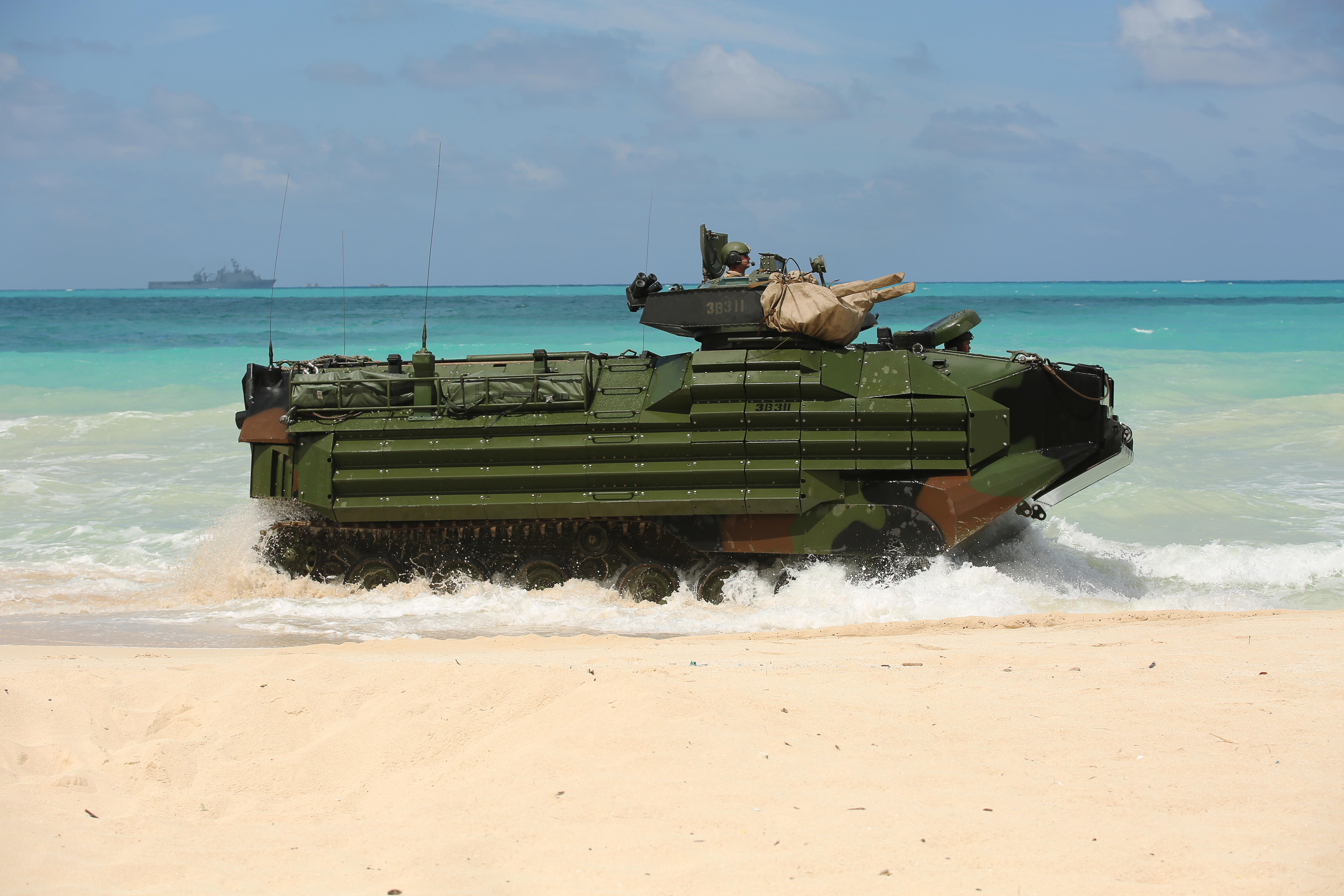 Foreign military leaders observe U.S. Marine Corps amphibious landing