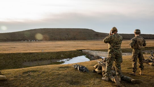 U.S. Marines with Black Sea Rotational Force fire M240B light machine guns during a live-fire exercise to confirm their zero aboard Mihail Kognalniceanu Air Base, Romania, Feb. 2, 2016. Marines from 1st Battalion, 8th Marine Regiment, conducted battle sight zeroes on various individual weapons systems, to prepare for future BSRF exercises and contingencies. 