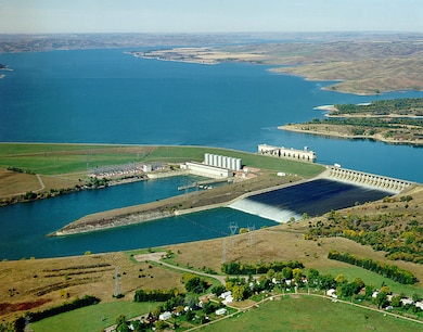 Résultat de recherche d'images pour "fort Randall Dam"