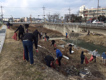 Marines from Combat Assault Battalion participated in a riverside clean-up of the Ocheon-eup City District February 16, 2016, in Pohang, South Korea. Approximately one ton of garbage was collected helping the community of approximately 54,000 residents. The Marines are from Combat Assault Battalion, 3rd Marine Division, III Marine Expeditionary Force, forward deployed in the Pacific.