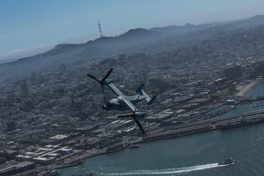 Marines with Marine Medium Tiltrotor Squadron (VMM) 161 “Greyhawks,” fly over the Golden Gate Bridge in San Francisco, May 19. Lt. Col. Andreas Lavato, commanding officer of VMM-161, conducted his last flight with the squadron prior to his change of command on May 26. (U.S. Marine Corps photo by Sgt. Lillian Stephens/Released)