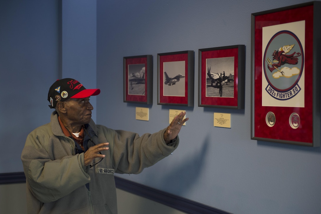 Tuskegee Airman Visits Jber