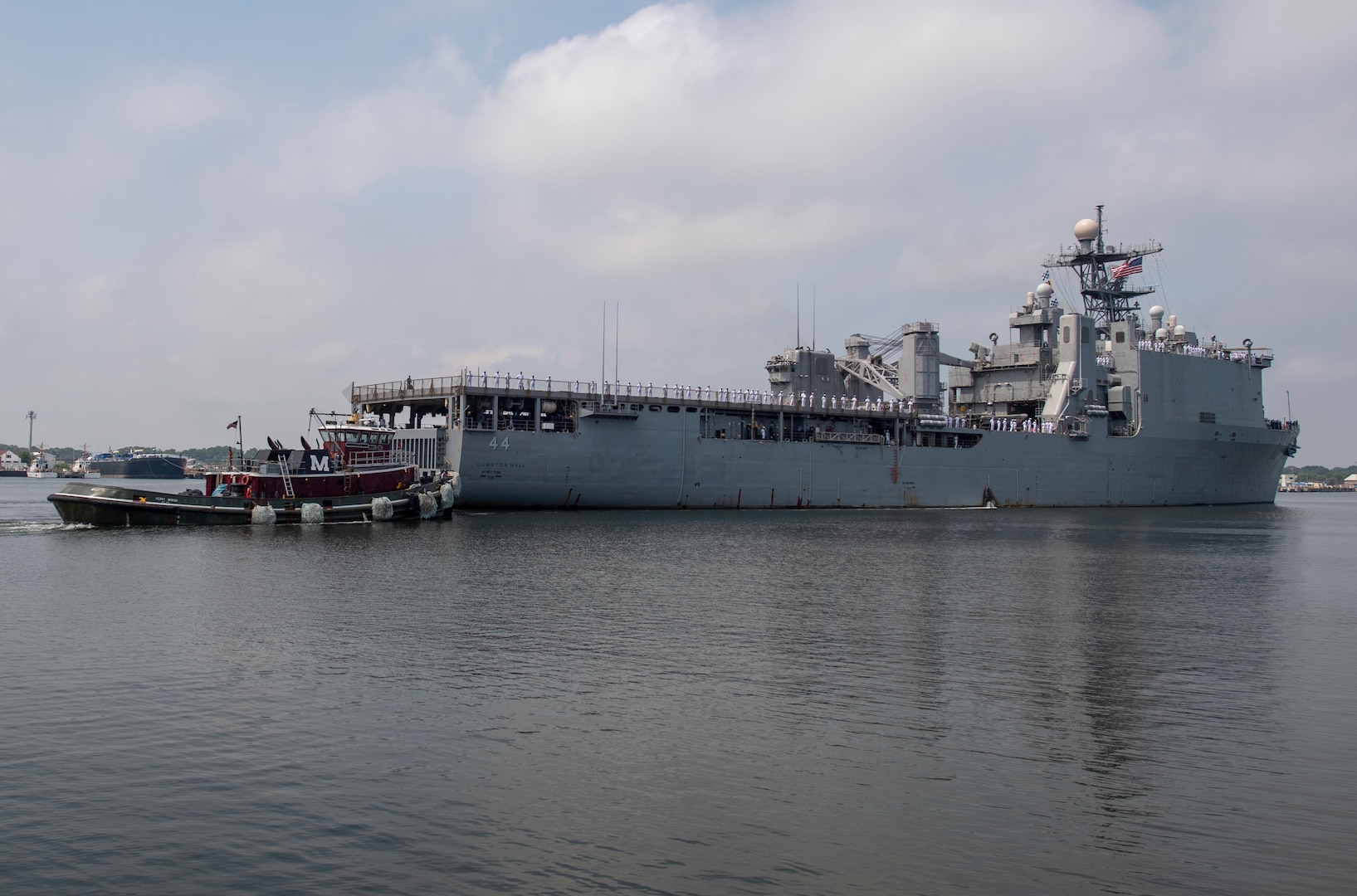 Uss Gunston Hall Hosts Distinguished Visitor Day With U S Marine Corps