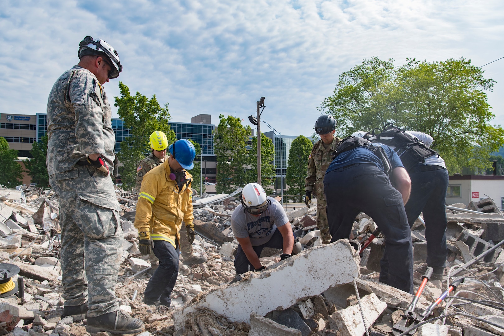 WVNG Teams Up With Local Fire CAMC Teams For Search And Extraction