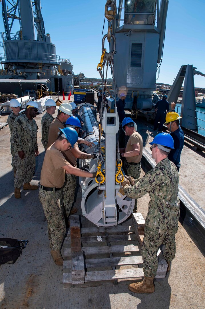 Uss Frank Cable Conducts Expeditionary Reload In Australia With Uss