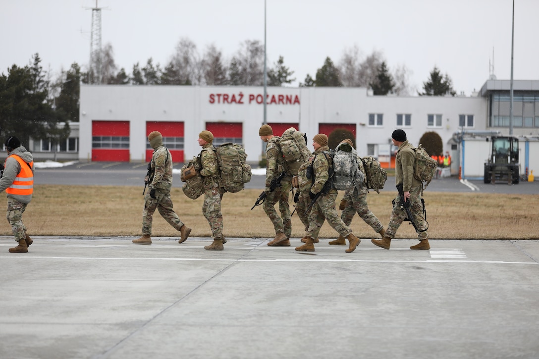 U S Support Troops Arrive In Poland