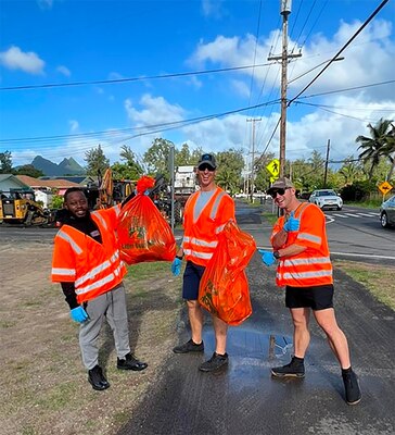 Iwts Hawaii Sailors Volunteer For Native Neighborhood Beautification