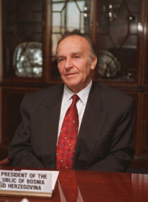President Alija Izetbegovic, of the Republic of Bosnia and Herzegovina, meets with Secretary of Defense William S. Cohen in the Pentagon on March 24, 1997. The plenary meeting followed an Armed Forces Honor Cordon welcoming Izetbegovic to the Pentagon. 