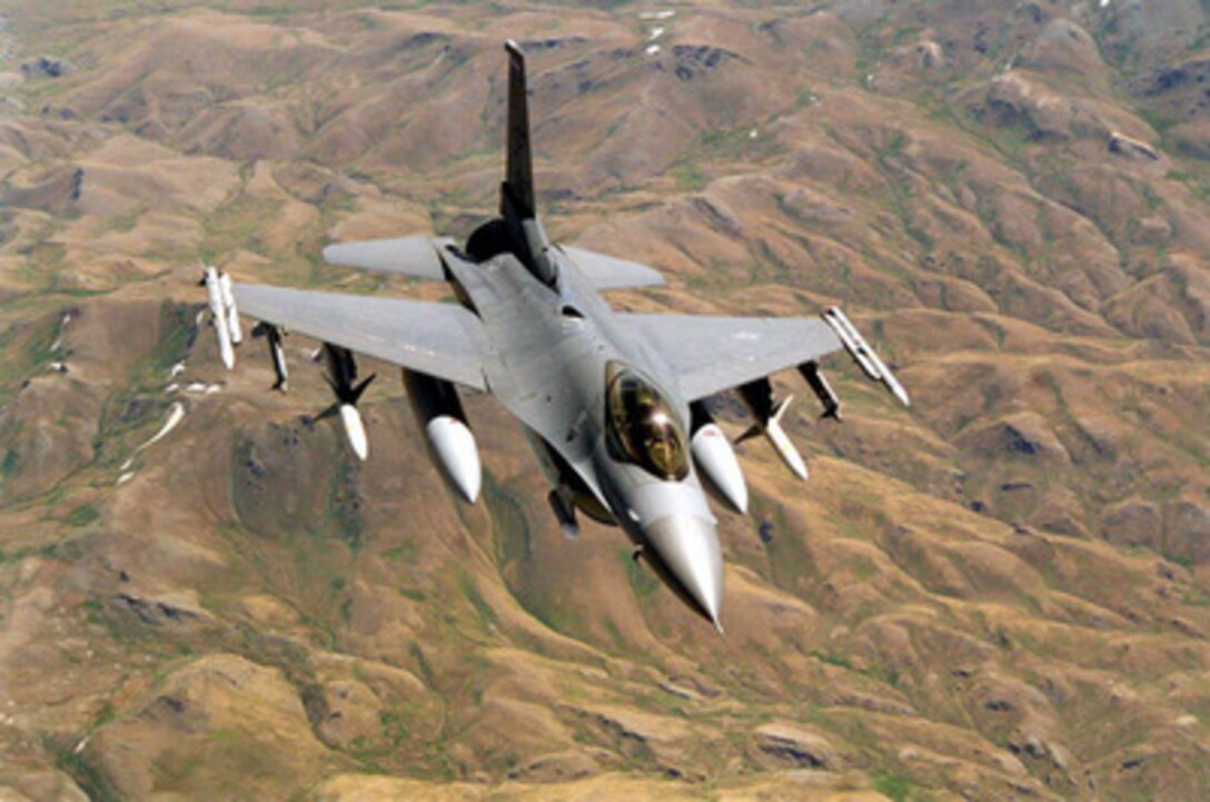 A U.S. Air Force F-16C Fighting Falcon conducts a routine patrol over Northern Iraq on Dec. 28, 1998, in support of Operation Northern Watch. Northern Watch is the coalition enforcement of the no-fly-zone over Northern Iraq. 