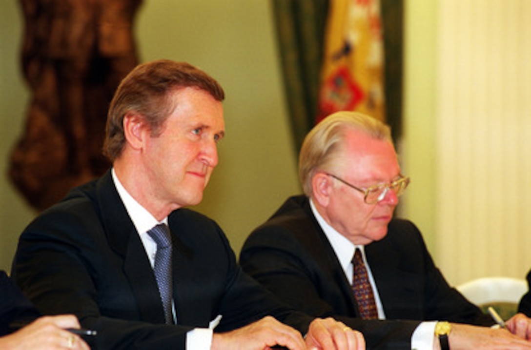 Secretary of Defense William S. Cohen (left) and U.S. Ambassador to the Russian Federation James F. Collins (right) meet with Russian President Vladimir Vladimirovich Putin and his Defense Minister Marshal Igor Dmitriyevich Sergeyev at the Kremlin in Moscow, Russia, on June 13, 2000, to discuss U.S. plans for developing an effective defense against a limited ballistic missile attack. Cohen is in Moscow during a seven-day European trip to meet with government officials and defense leaders. 