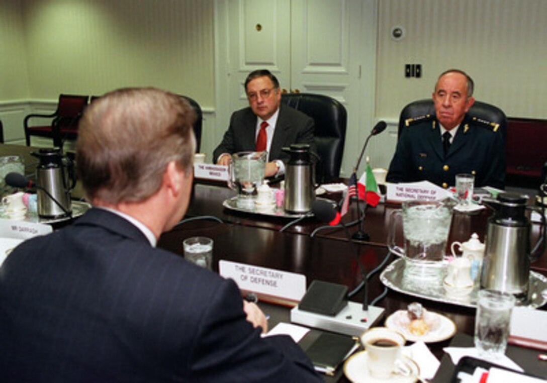 Secretary of Defense William S. Cohen (left) hosts a Pentagon plenary session with Mexican Secretary of National Defense Gen. Enrique Cervantes (right) and Mexican Ambassador Jesus Reyes-Heroles (center) on Jan. 31, 2000. The two defense leaders and their senior advisors are meeting to discuss a range of bilateral and regional security issues. 