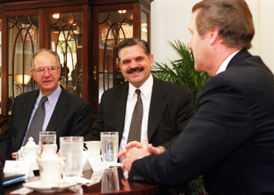 Secretary of Defense William S. Cohen (right) meets in his Pentagon office with Minister of Defense Ricardo Lopez Murphy (center) of Argentina on May 17, 2000. The two men were joined in their meetings by Ambassador to the United States Guillermo Gonzalez (left). 