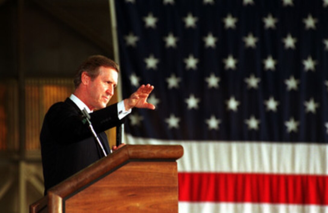 Secretary of Defense William S. Cohen speaks to airmen of the U.S. Air Force's 8th Fighter Wing at Kunsan Air Base, Republic of Korea, on Sept. 21, 2000. Cohen is on a Southeast Asia trip to meet with government and defense leaders. 