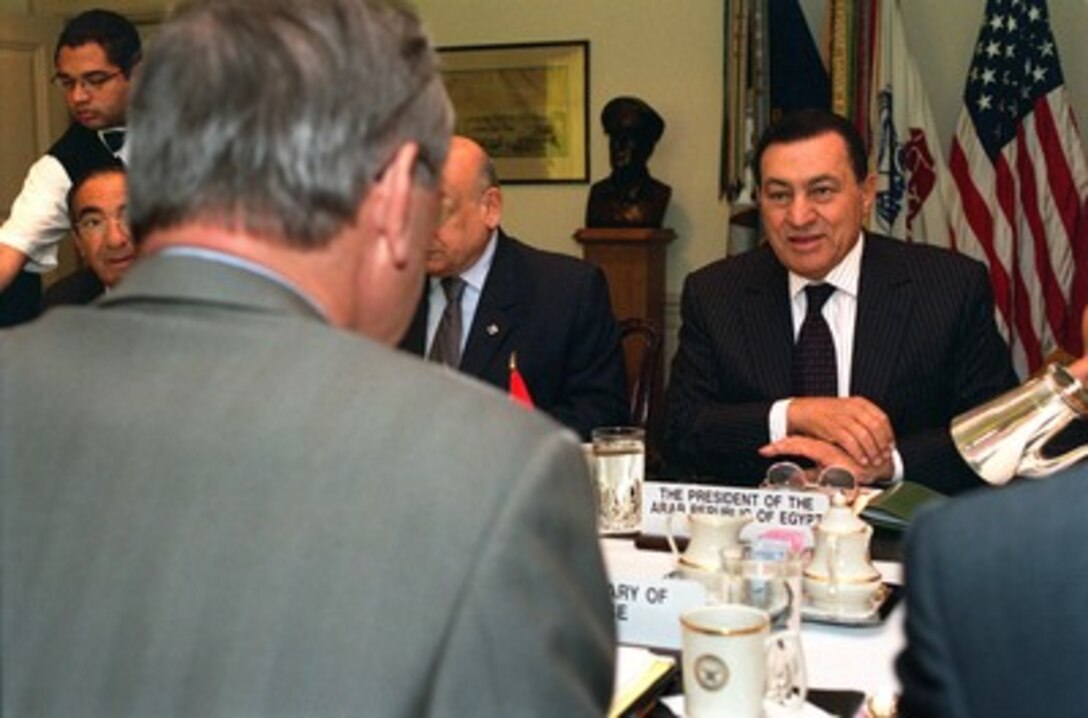Egyptian President Hosni Mubarak meets with Secretary of Defense Donald H. Rumsfeld in the Pentagon on March 5, 2002. Mubarak and Rumsfeld are discussing the war on terrorism, the Israeli-Palestinian conflict and other regional security issues. 