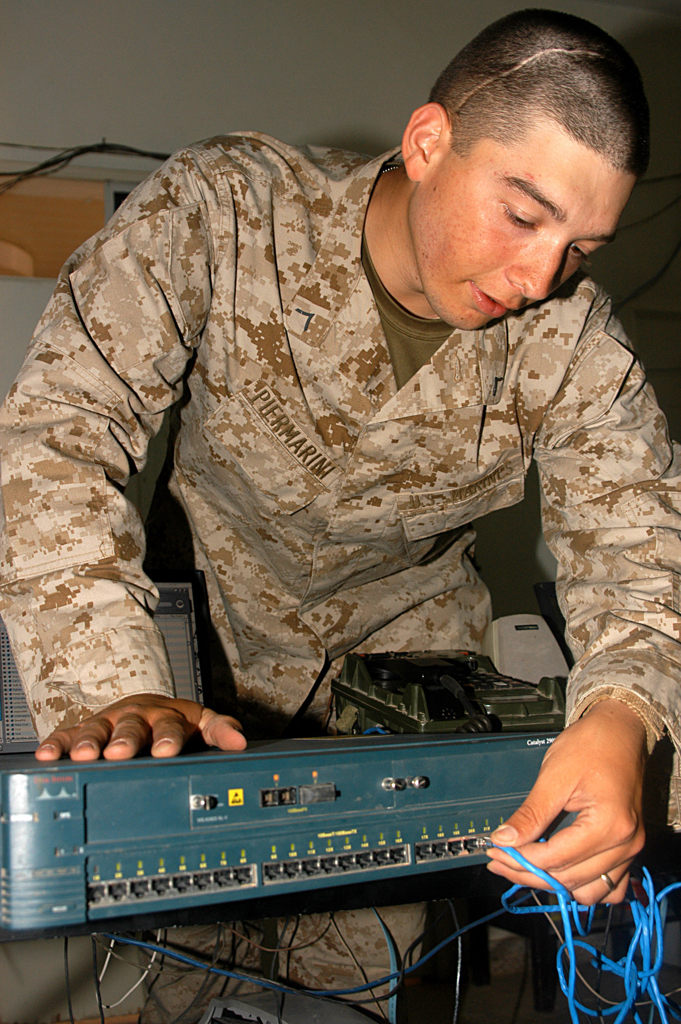 Tactical data networking Marines keep flightline online > 2nd Marine