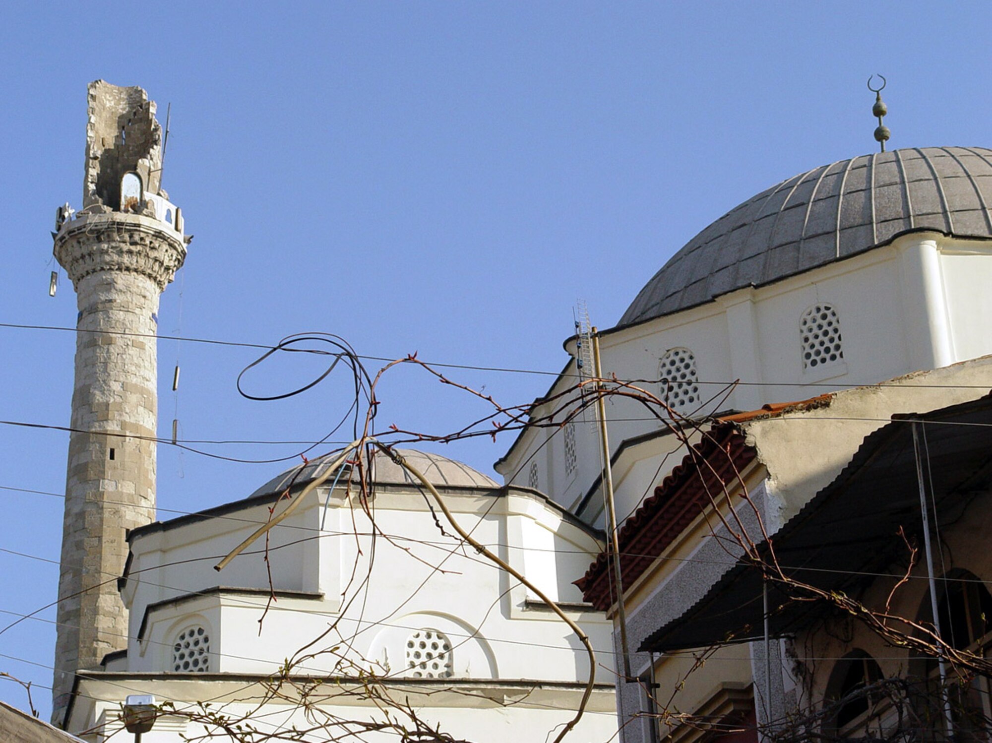 HISAR, Turkey -- The top of the Hisar Mosque tumbled to the ground during an earthquake 35 miles southwest of Izmir, Turkey.  Although the quake rattled a few windows and rearranged some furniture, there were no people injured or damage to facilities, according to 425th Air Base Squadron officials.  (Courtesy photo)