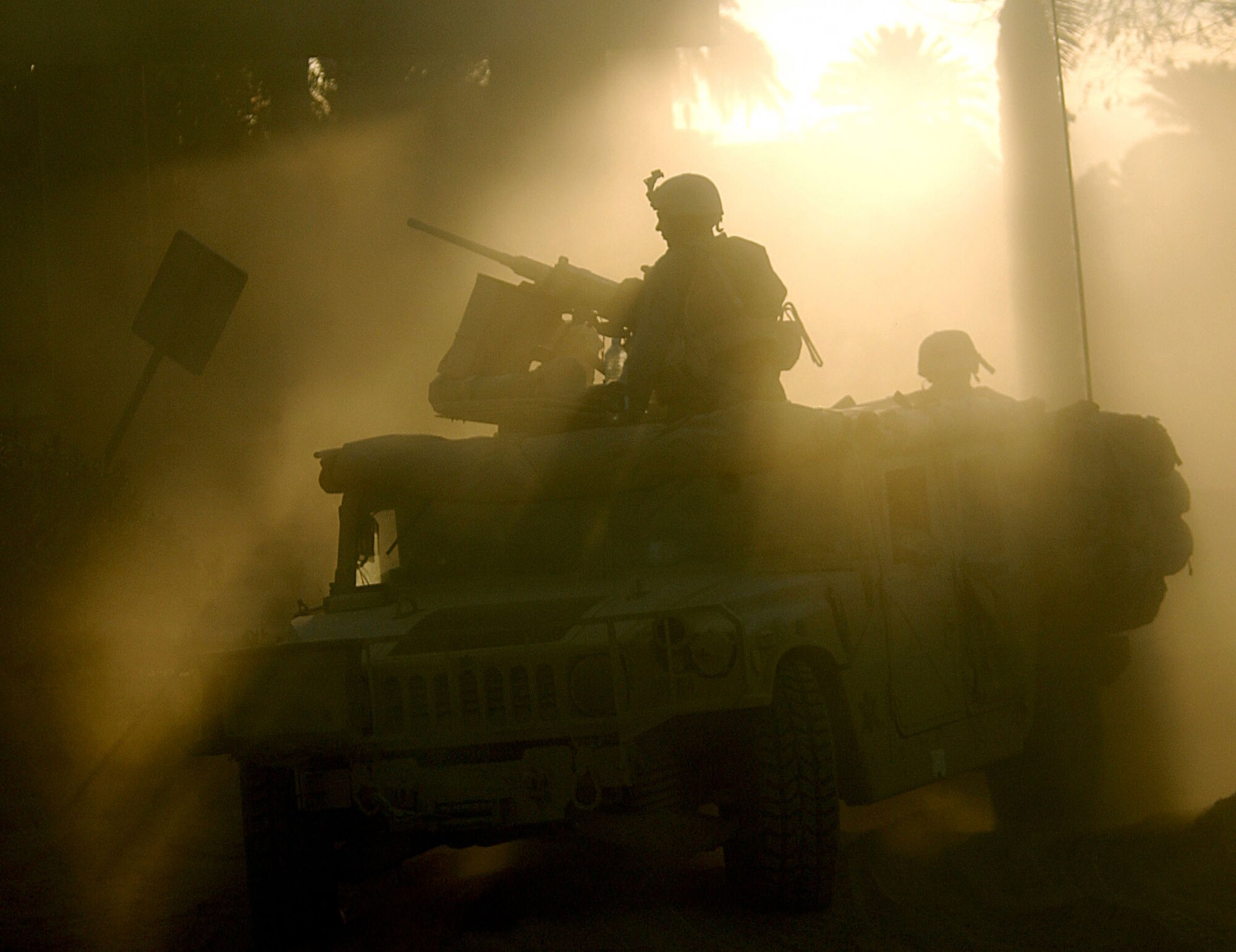 OPERATION IRAQI FREEDOM -- Special Operations Forces move through west Baghdad, April 12.  Special Operations Forces are patrolling the outer perimeter to provide security for a local hospital in support of Operation Iraqi Freedom. (U.S. Air Force photo by Staff Sgt. Jeremy T. Lock)  
