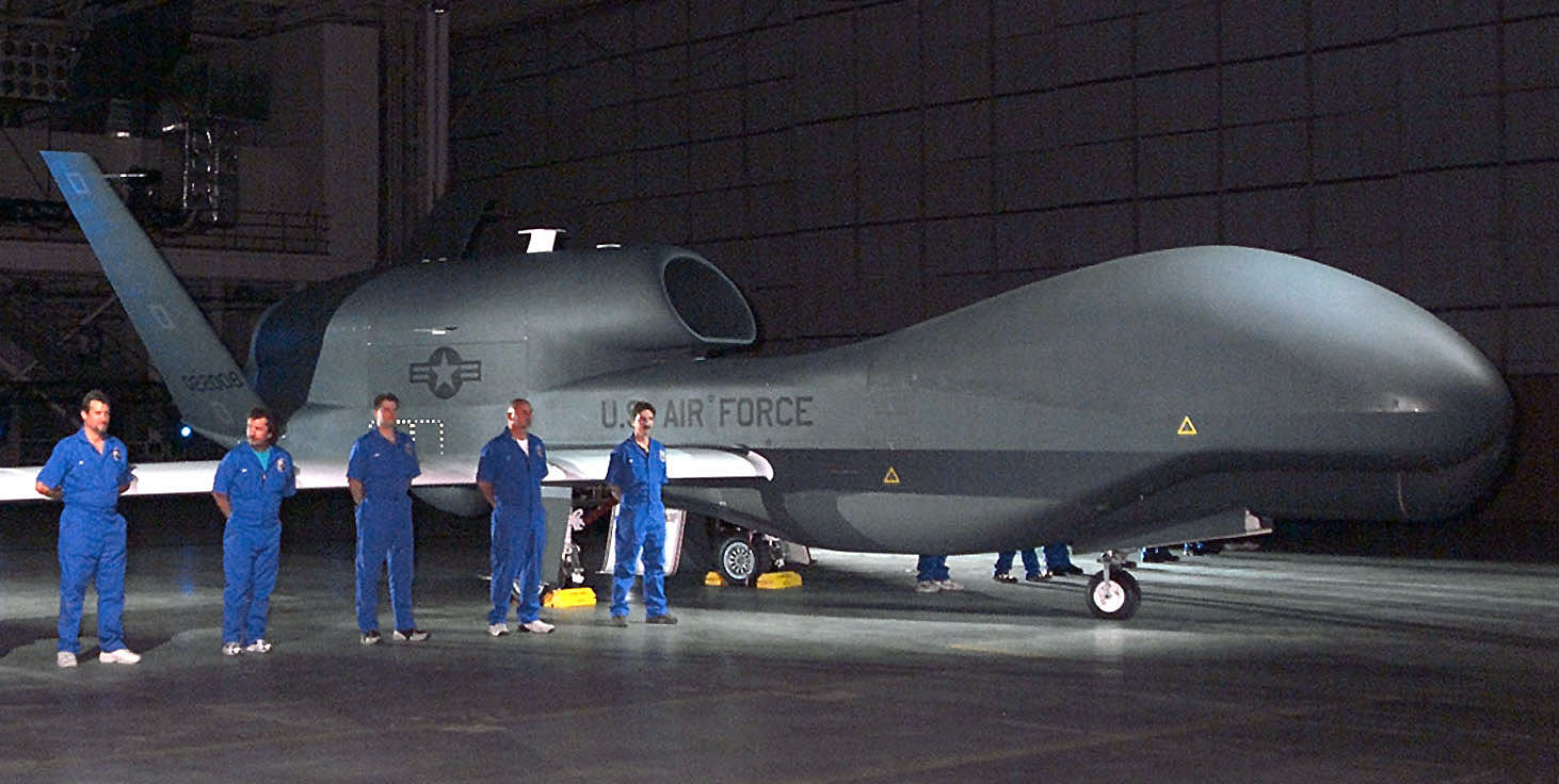 fiber radium Foresee First production Global Hawk rolls out > Air Force > Article Display