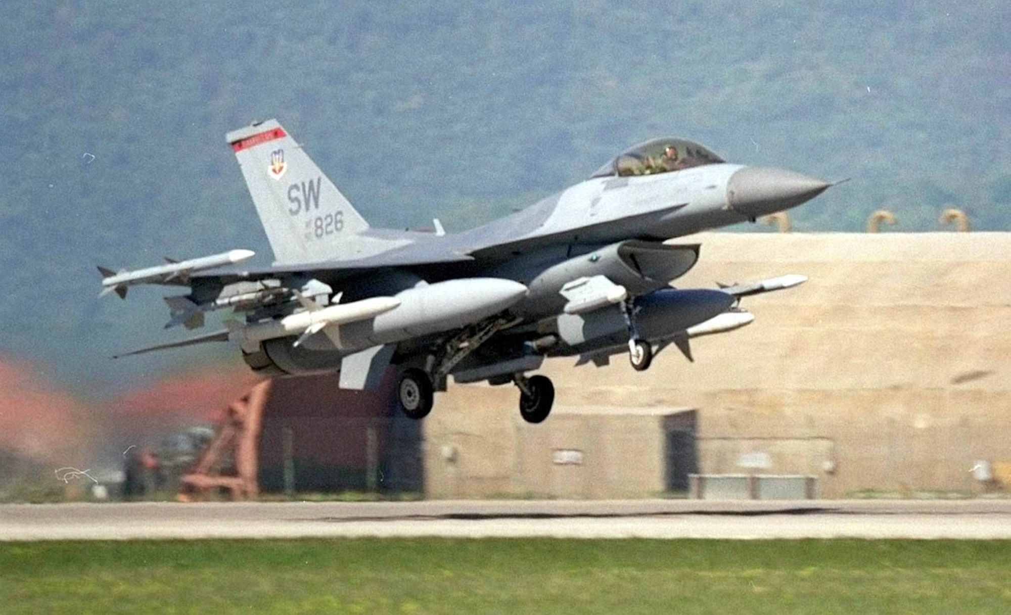 AVIANO AIR BASE, Italy -- An F-16 Fighting Falcon from Shaw Air Force Base, S.C., takes off from here. The F-16 is one of more than 170 aircraft deployed to Italy in support of NATO's Operation Allied Force. (Photo by Senior Airman Delia A. Castillo)

