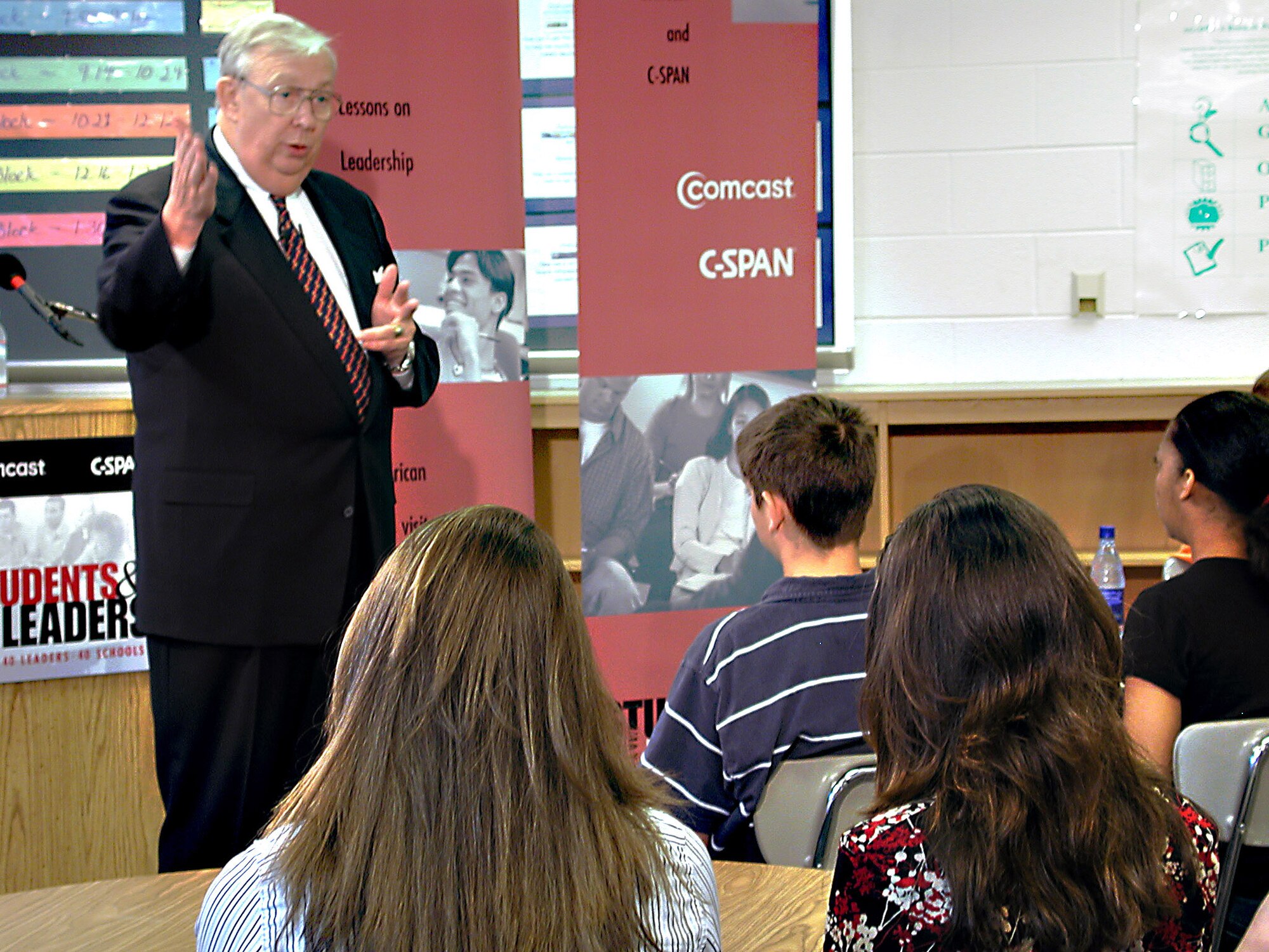 BETHESDA, Md. -- Secretary of the Air Force Dr. James G. Roche speaks to an eighth-grade history class here about leadership, the Air Force, public service and current events.  (U.S. Air Force photo by Staff Sgt. A. J. Bosker)