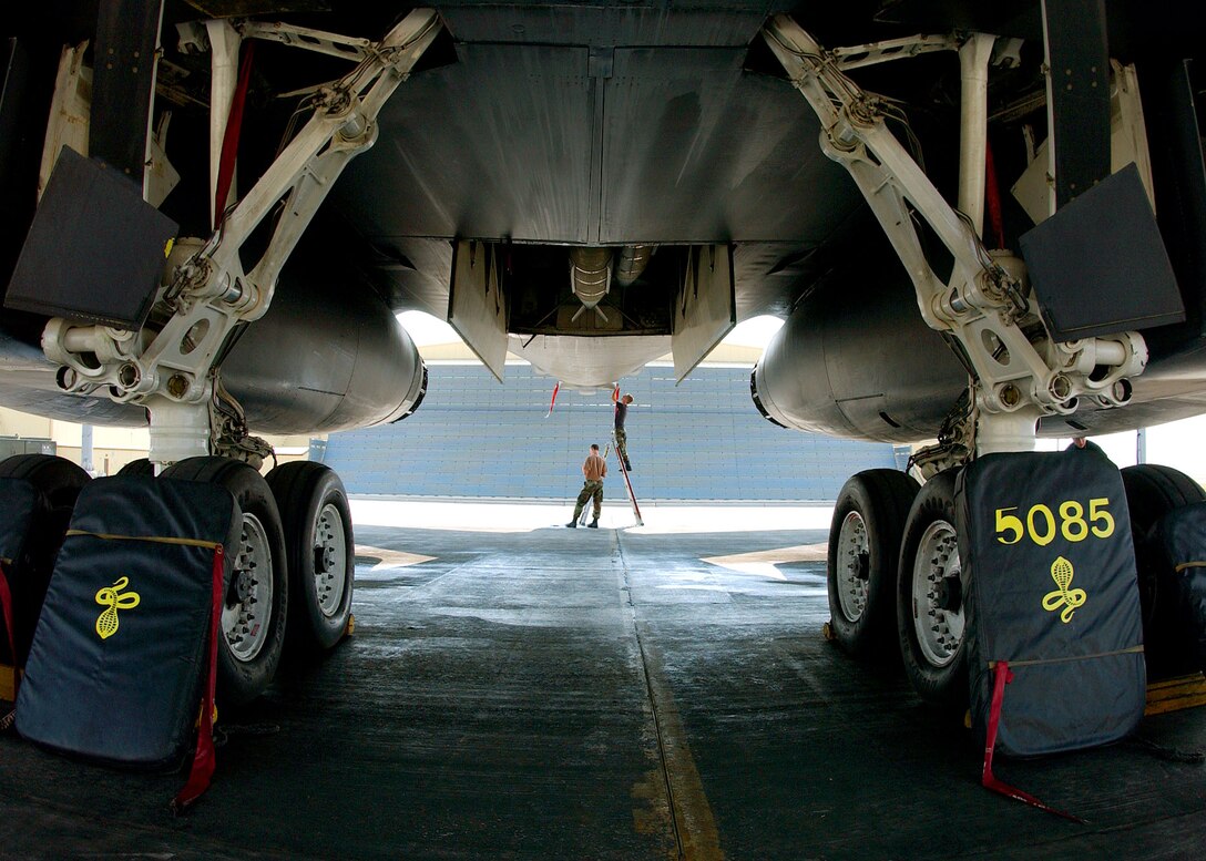 ELLSWORTH AIR FORCE BASE, S.D. -- Airmen of the 28th Aircraft Maintenance Squadron here prepare a B-1 Lancer for deployment.  Ellsworth aircraft and airmen are deploying to support operations Enduring Freedom and Iraqi Freedom.  (U.S. Air Force photo by Airman 1st Class Michael Keller)