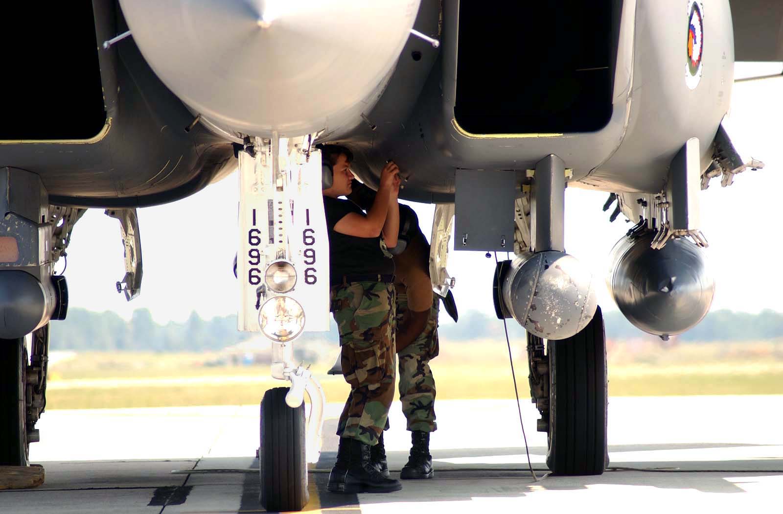 Aircraft evacuate East Coast bases > U.S. Air Force > Article Display