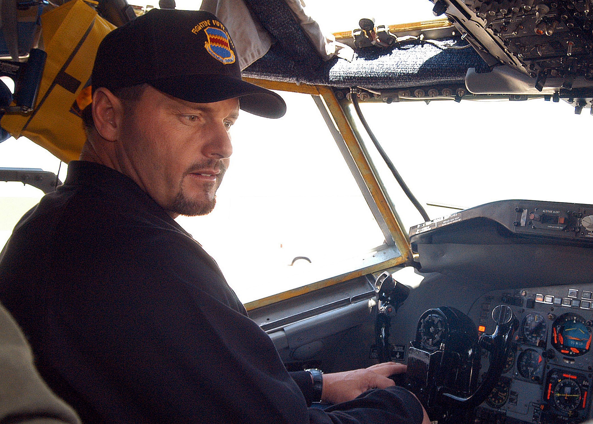 OFFUTT AIR FORCE BASE, Neb. -- Houston Astros pitcher Roger Clemens checks out an RC-135 Rivet Joint here April 26.  Mr. Clemens visited as part of a United Service Organizations tour.  (U.S. Air Force photo by Will Hoy)          