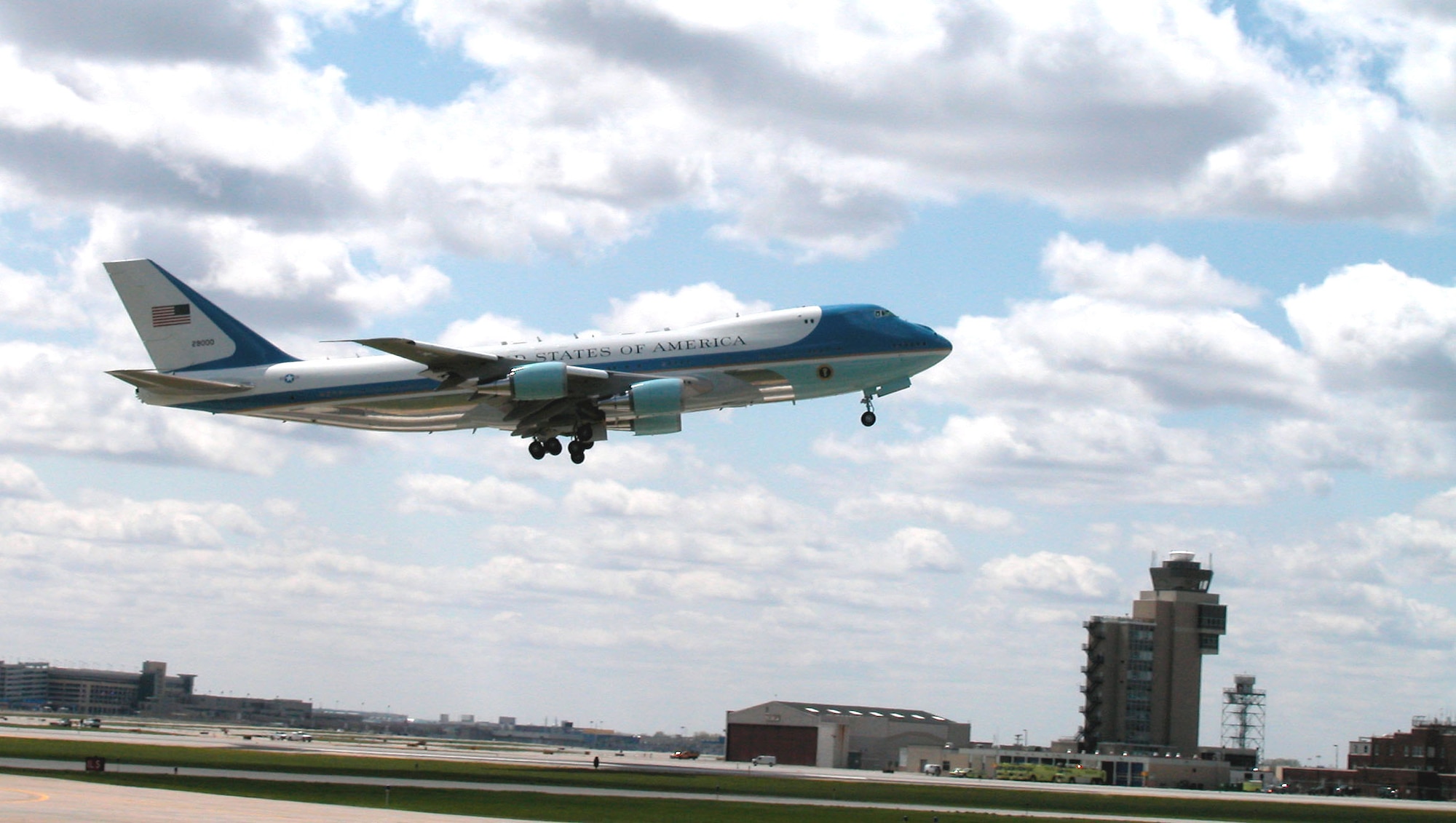 MINNEAPOLIS  --  Air Force One lifts off from here April 26th.  Principal differences between the VC-25A and the standard Boeing 747, other than the number of passengers carried, are the electronic and communications equipment aboard Air Force One, its interior configuration and furnishings, self-contained baggage loader, front and aft air-stairs, and the capability for in-flight refueling. These aircraft are flown by the presidential aircrew, maintained by the presidential maintenance branch, and are assigned to Air Mobility Command's 89th Airlift Wing, Andrews Air Force Base, Md.  (U.S. Air Force photo by Jeremy Mashek)