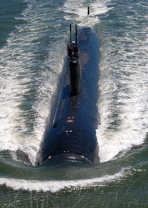 The submarine USS Albany (SSN 753) transits the Chesapeake Bay upon return from deployment on July 30, 2004. 