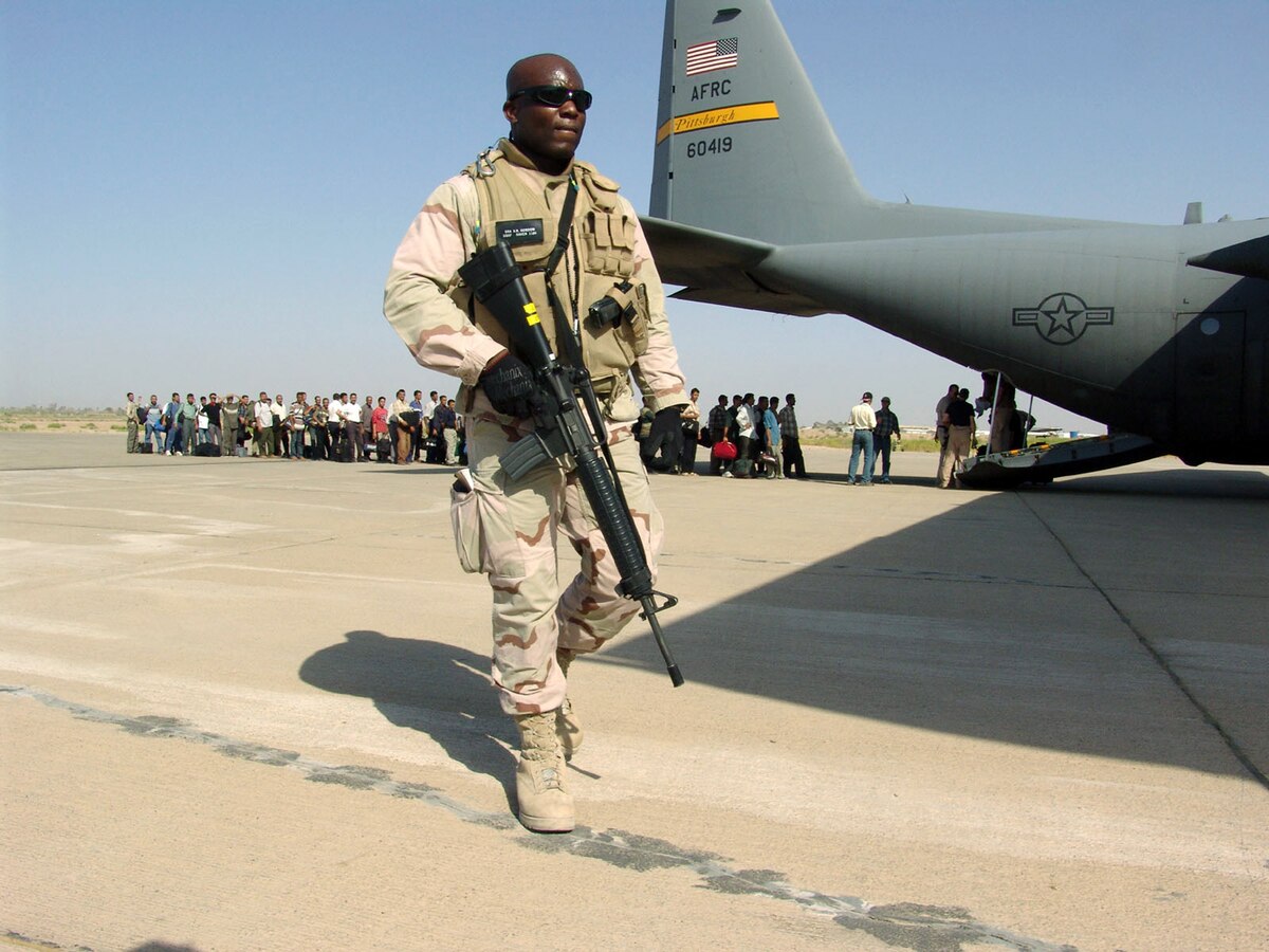 【美品】U.S.A.F.★AIRMAN★SECURITY★FORCE IRAQ★ Airmen provide FAST security > Air Force > Article Display