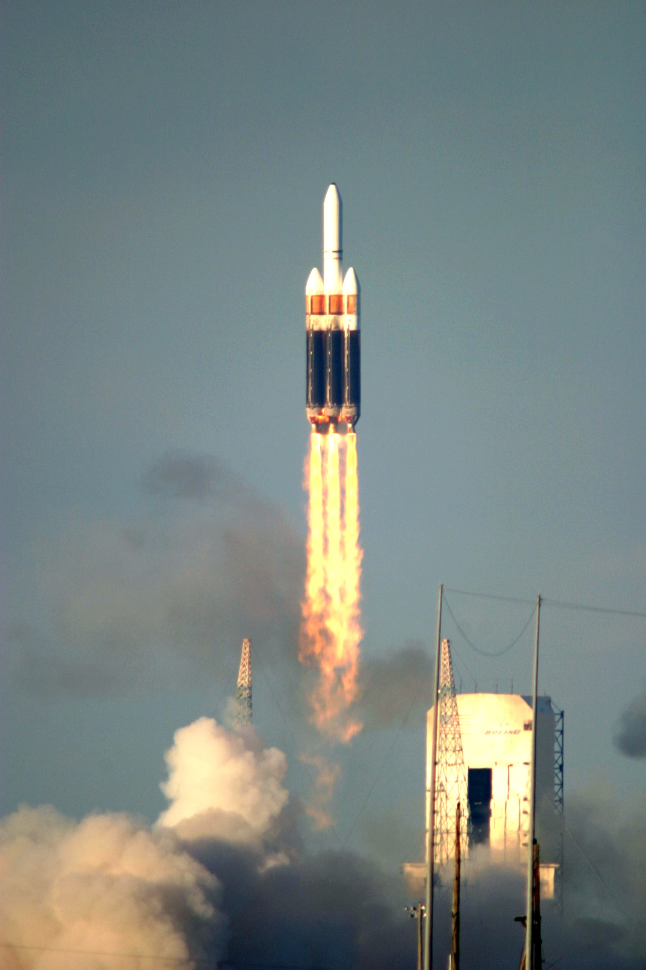 CAPE CANAVERAL AIR FORCE STATION, Fla. -- A Boeing Delta IV heavy launch vehicle lifted off from here on a demonstration mission for the Air Force's evolved expendable launch vehicle program.  The mission is to send the satellite into a geosynchronous Earth orbit.  (U.S. Air Force photo by Carleton Bailie)