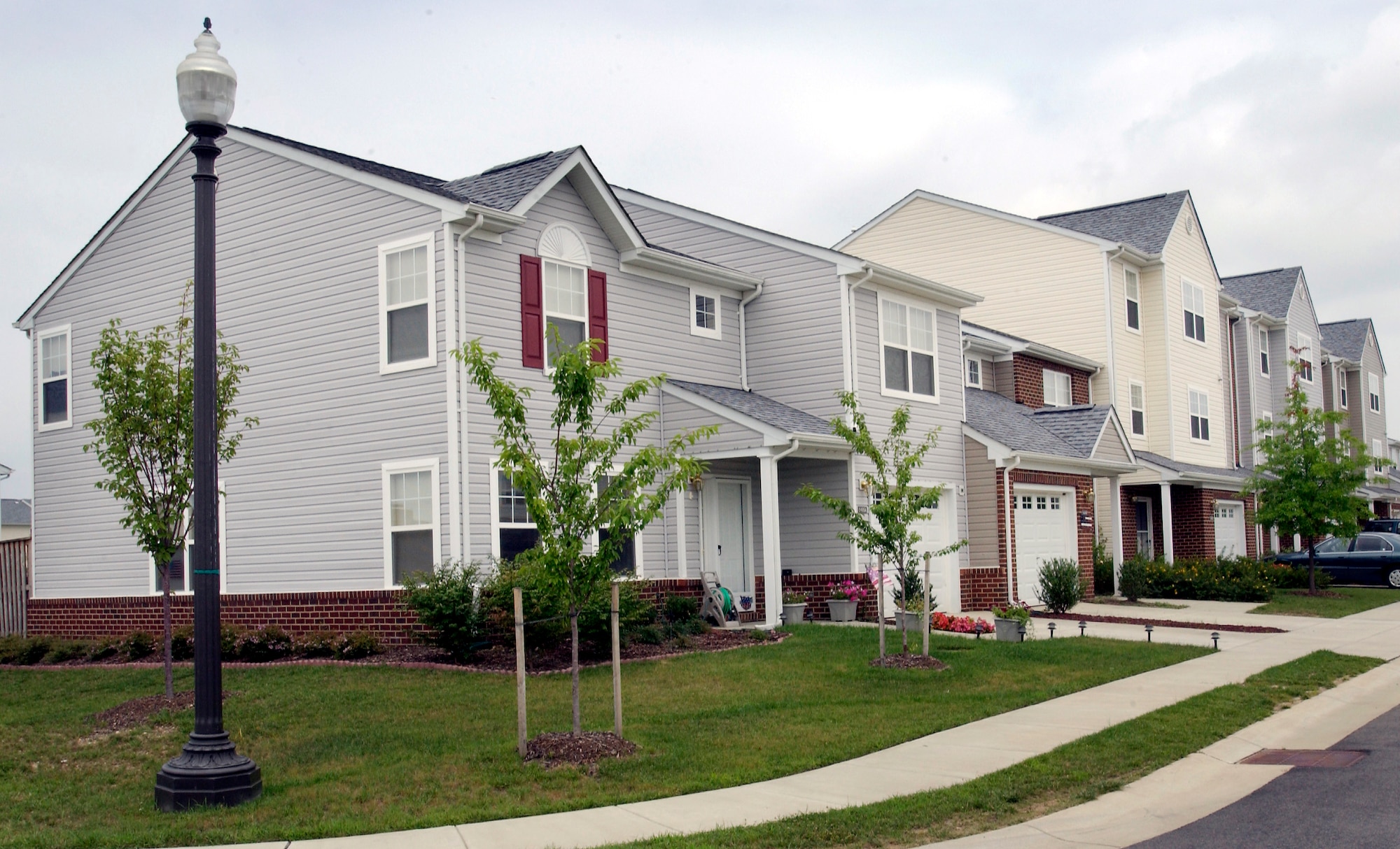 BOLLING AIR FORCE BASE, D.C. -- The recently opened housing here is part of the base's project to replace substandard housing and improve the quality of life for Air Force families.  Providing adequate housing allows Airmen to focus on the mission knowing their families have a safe place to live, said Air Force Chief of Staff Gen. John P. Jumper.  (U.S. Air Force photo by Master Sgt. Jim Varhegyi)