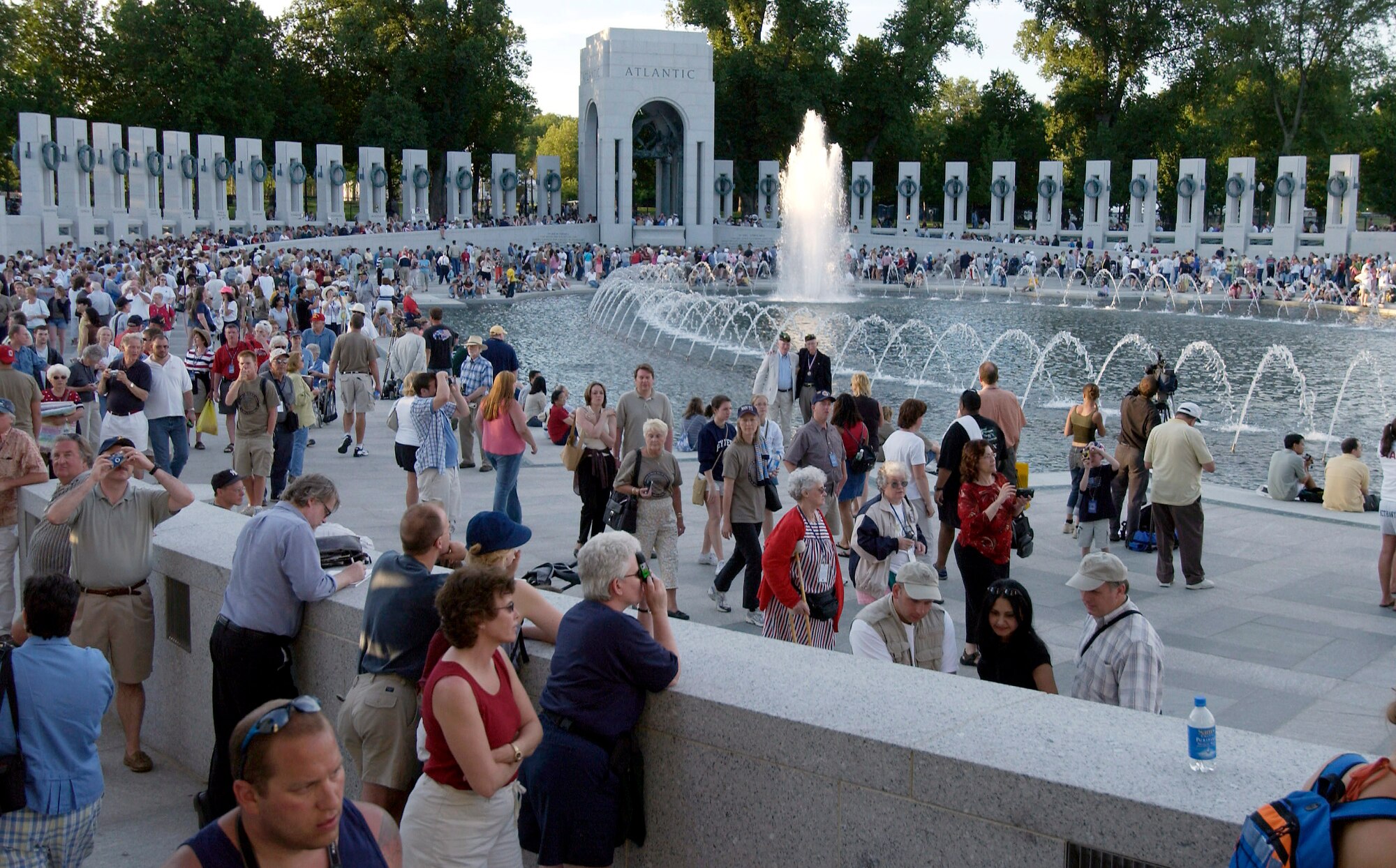WASHINGTON -- The largest gathering of World War II veterans since 1945 assembled on the National Mall to witness the dedication of their long-awaited memorial May 29.  More than 100,000 people were on hand as President Bush officially accepted the National World War II Memorial on behalf of a grateful nation.  The 7.4-acre granite and bronze tribute took 17 years to complete.  (U.S. Air Force photo by Master Sgt. Jim Varhegyi)