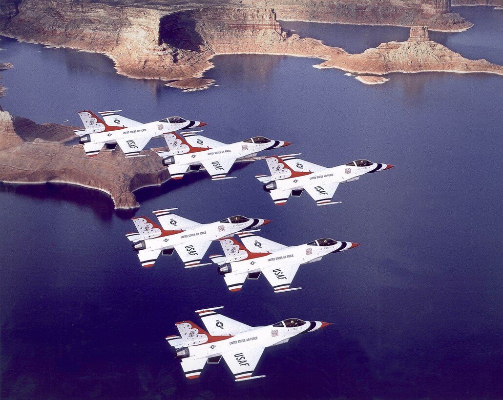 1980's -- U.S. Air Force Thunderbirds. General Dynamics F-16A Fighting Falcon. The Thunderbirds transitioned from T-38s to F-16s in 1982. (U.S. Air Force photo)