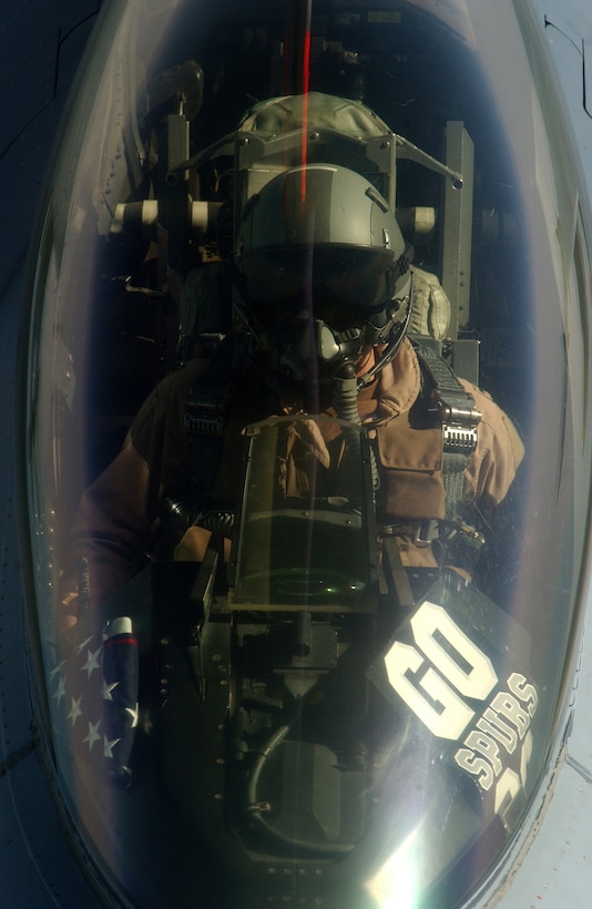 SOUTHWEST ASIA -- An F-16 Fighting Falcon flies a combat sortie in support of Operation Iraqi Freedom May 7.  (U.S. Air Force photo by Staff Sgt Aaron Allmon II) 