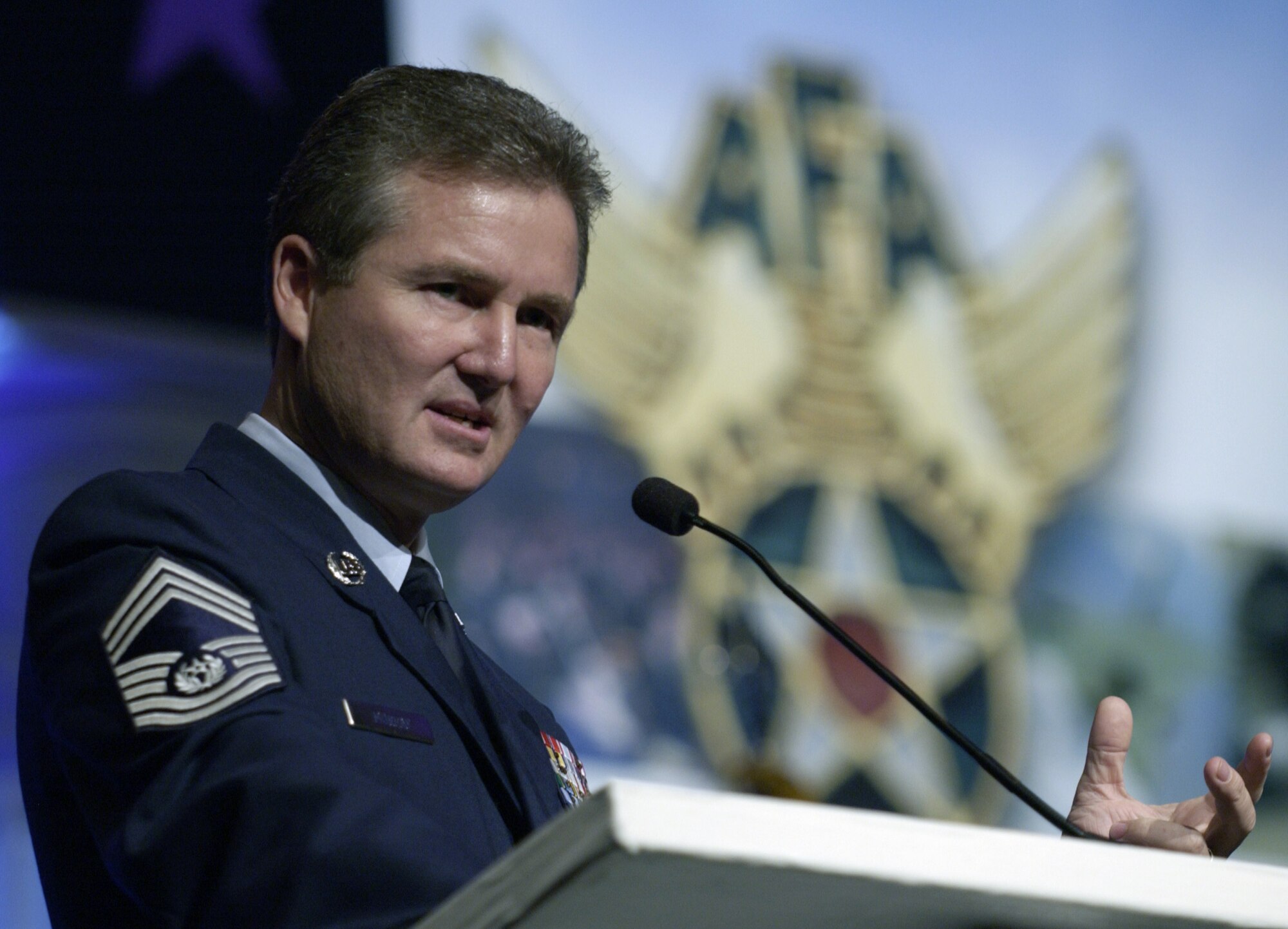 WASHINGTON -- Chief Master Sgt. of the Air Force Gerald R. Murray joined command chief master sergeants from Air Force major commands at a forum during the Air Force Association's 2004 Air and Space Conference and Technology Exposition here Sept. 13.  (U.S. Air Force photo by Master Sgt. Jim Varhegyi)