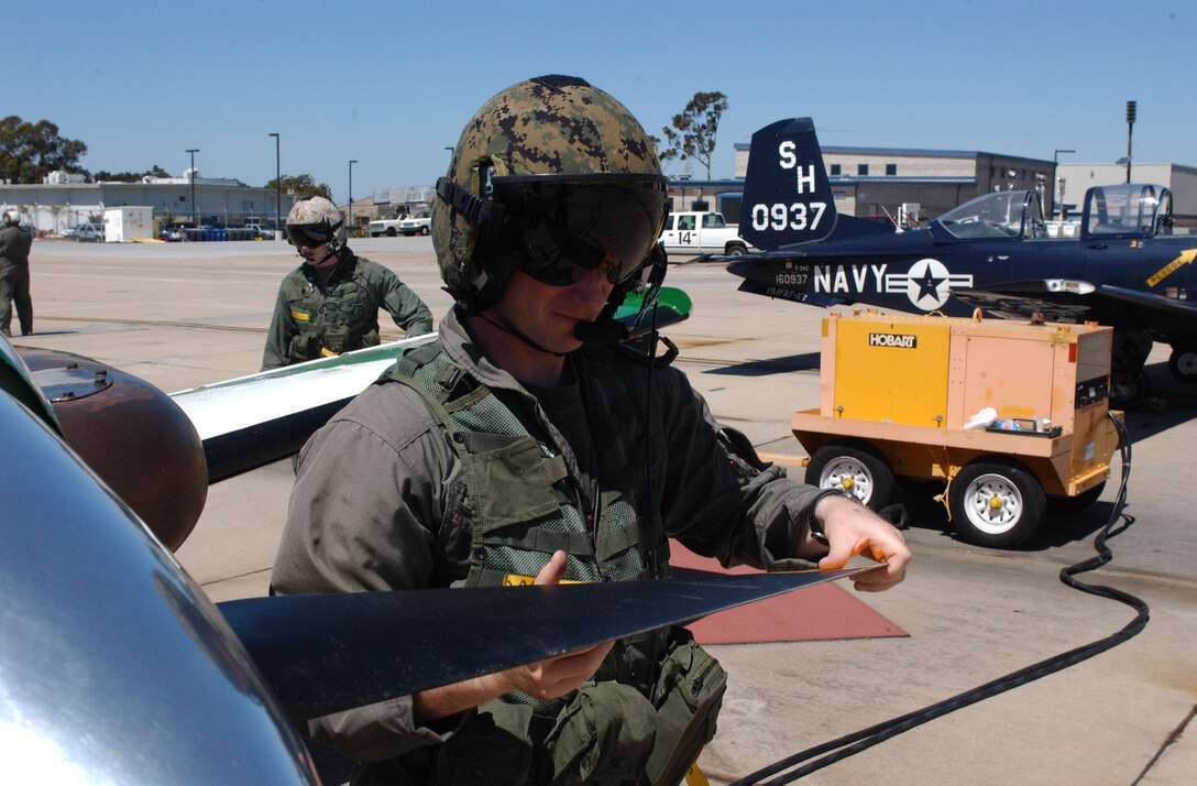 050401-M-0000A-007.jpg