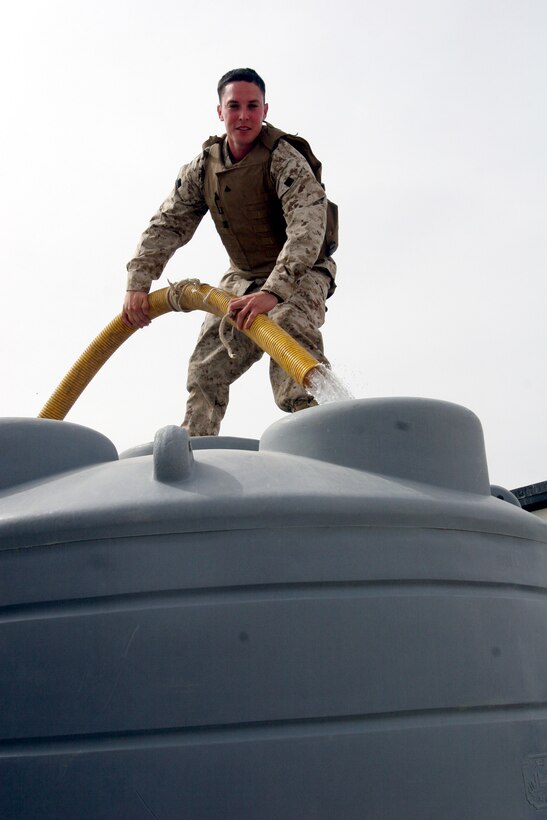 050422-M-0000A-003.jpg