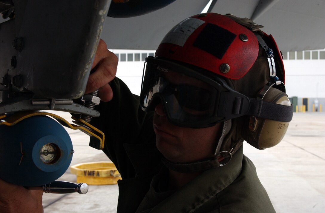 050428-M-0000A-011.jpg