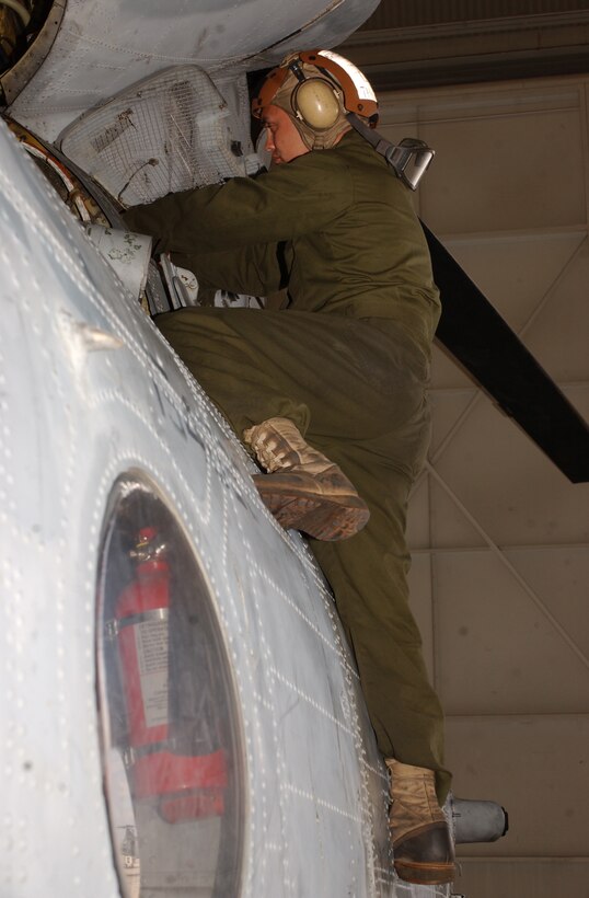 050428-M-0000A-012.jpg
