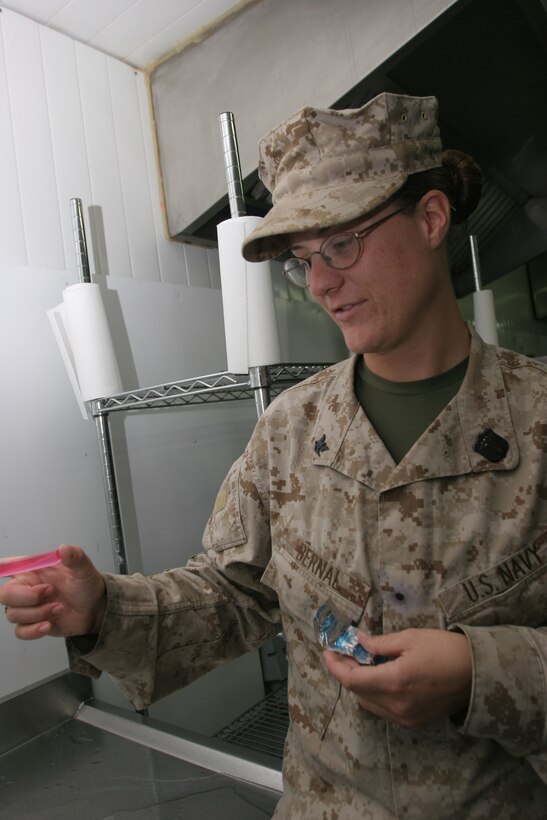 050804-m-9176h-003.jpg