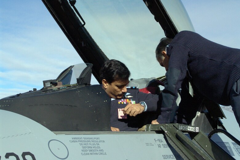 Pakistan Gets Two Upgraded F 16s U S Air Force Article Display