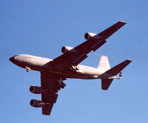 A KC-135R Stratotanker from the 434th Air Refueling Wing, Air Force Reserve Command, Grissom Air Reserve Base, Ind., in the skies over the midwest during a refueling mission.