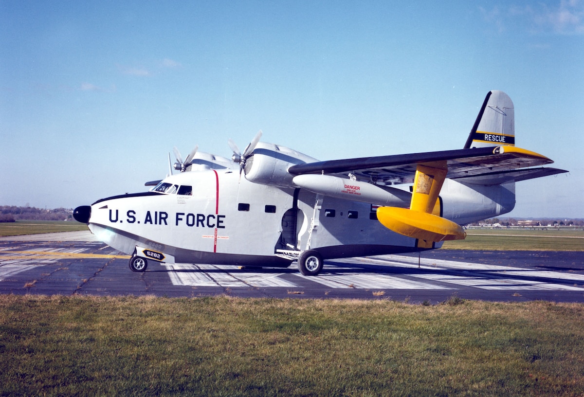 Grumman HU-16 Albatross　アルバトロス　水陸両用飛行艇 Grumman HU-16 Albatross - Wikipedia