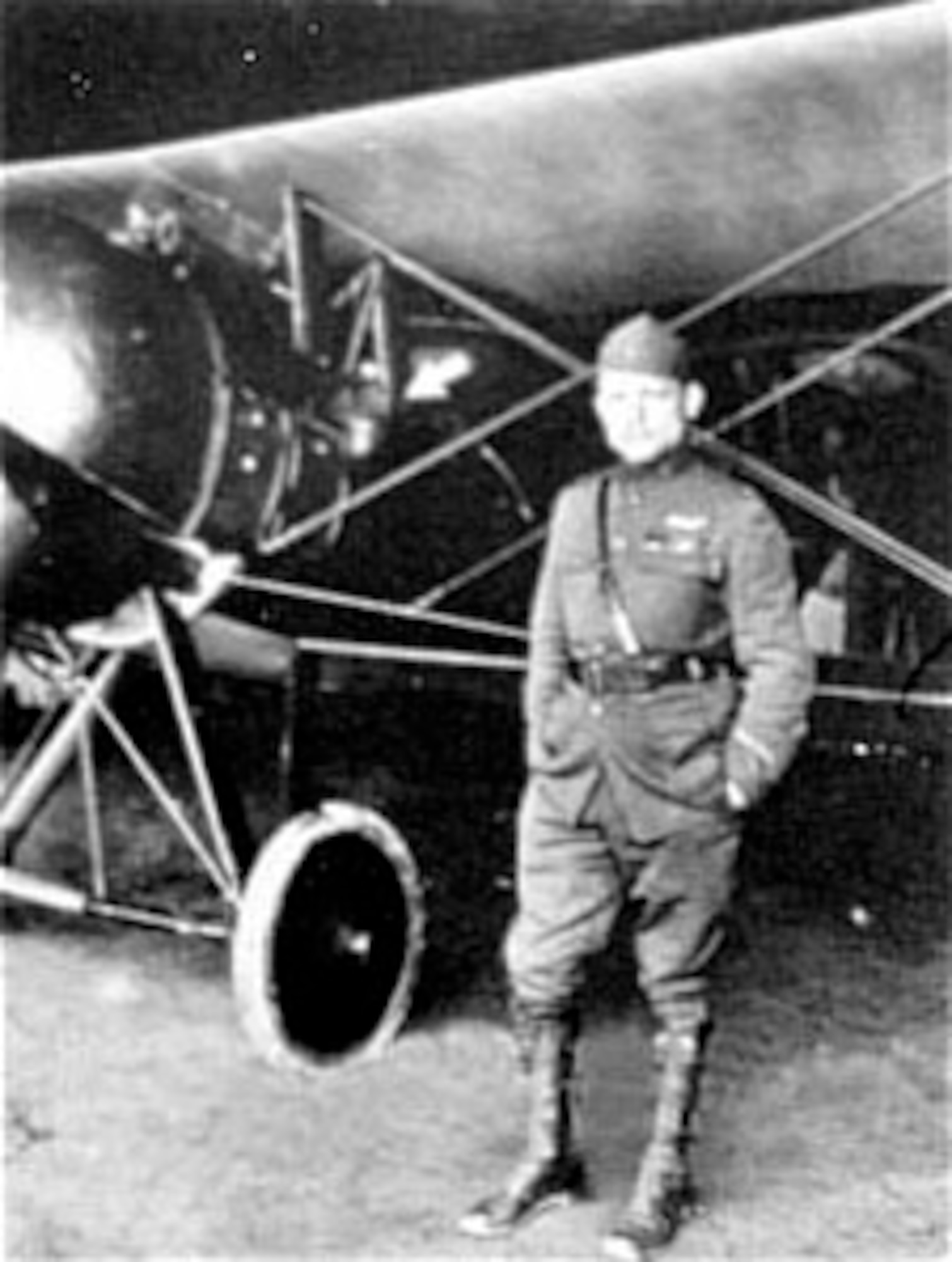 Maj. Raoul Lufbery standing next to his Nieuport 28. (U.S. Air Force photo)