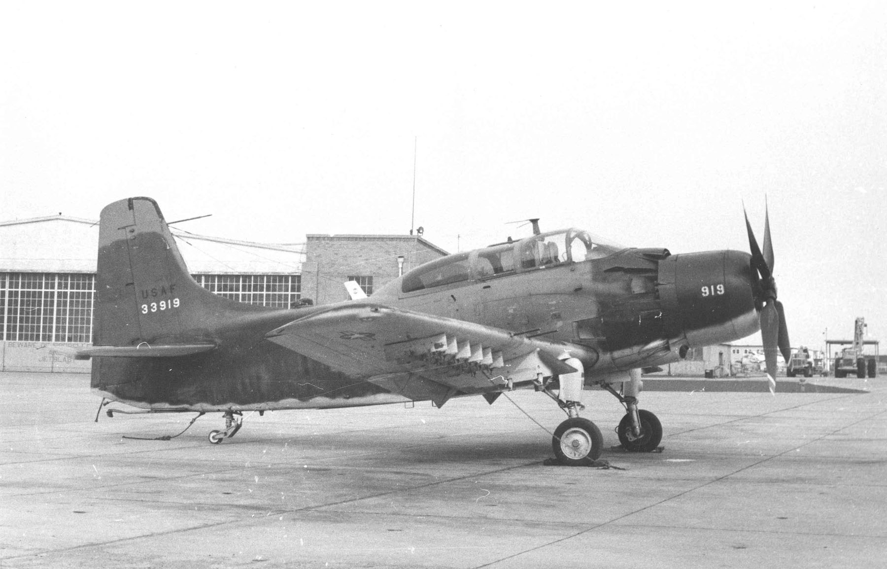 Douglas A-1E